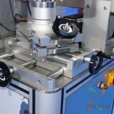 Этикетировщик автоматический  AS-C02 (servo) 1 1 сервопривод (этикетировочная головка) напольный для круглых предметов, честный знак