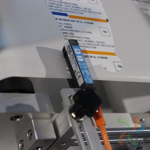 Этикетировщик полуавтоматический AS-P16 настольный для плоских предметов, честный знак