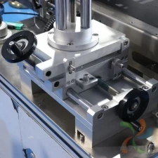 Этикетировщик автоматический  AP-P03 напольный для плоских предметов, честный знак